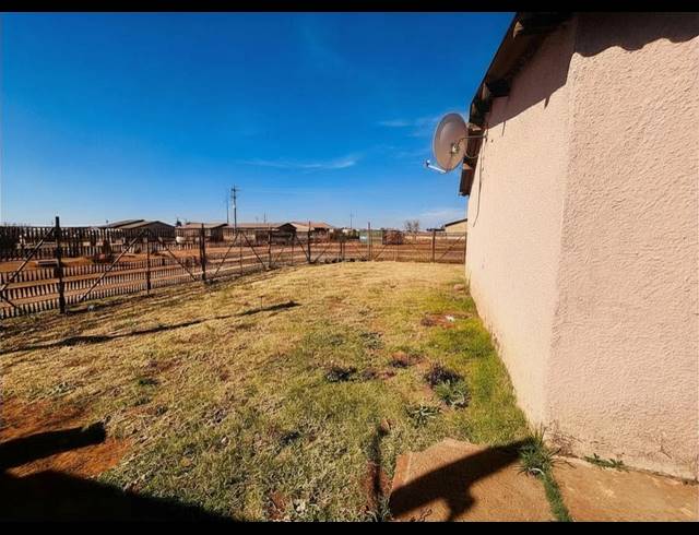 2 BEDROOM HOUSE FOR SALE IN SEBOKENG ZONE 12